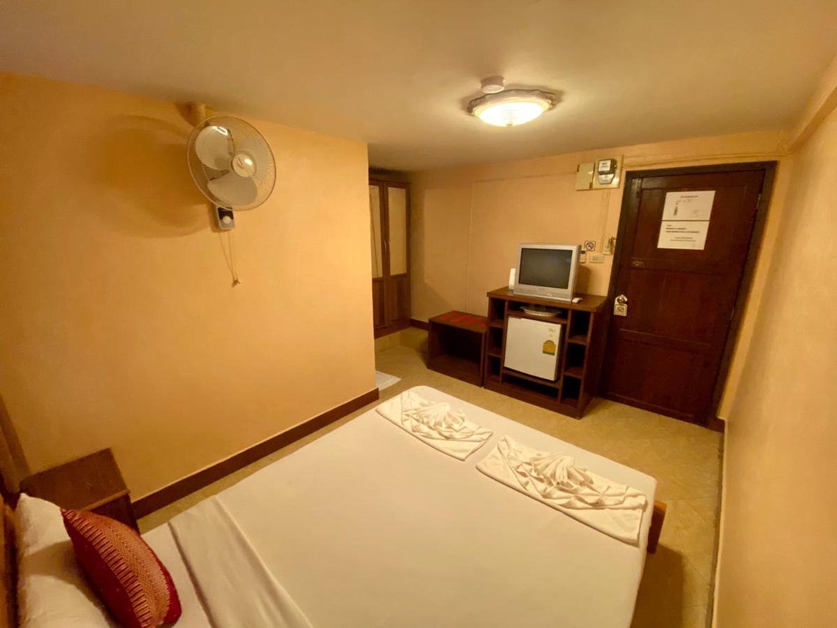 Star Guesthouse Patong Экстерьер фото